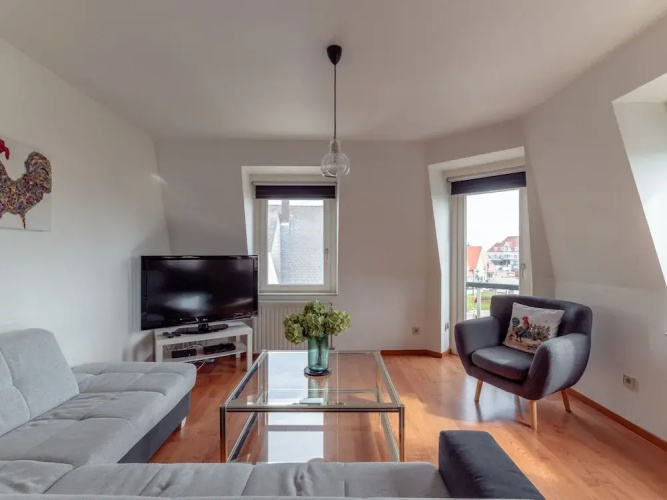 Renovated Flat Near Beach