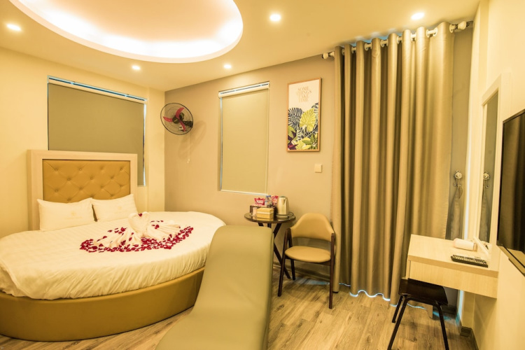Golden hotel