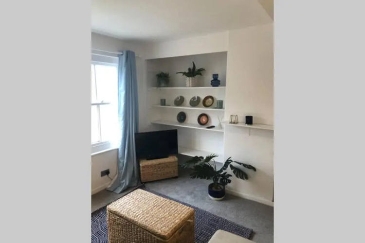 Recently Refurbished Old Town Apartment