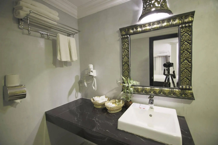 Popular Hotel & Spa