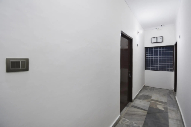 SPOT ON 75169 Rishi Guest House