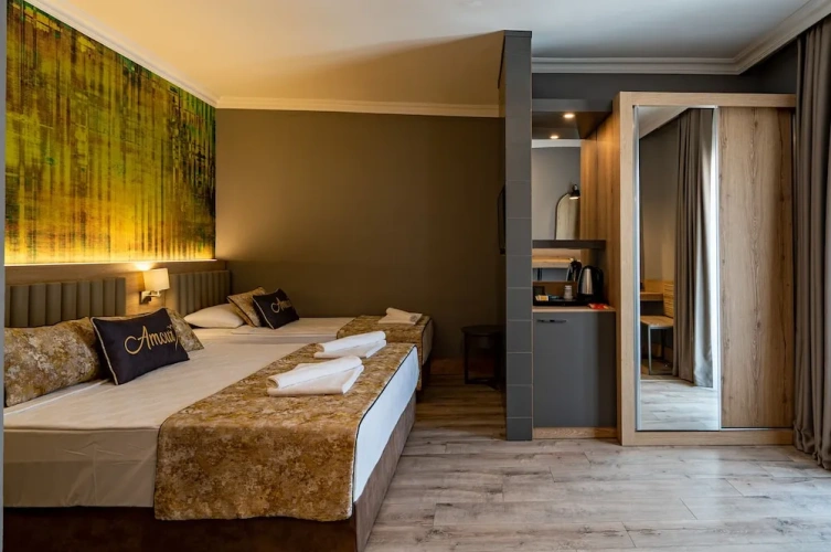 Standard Triple room