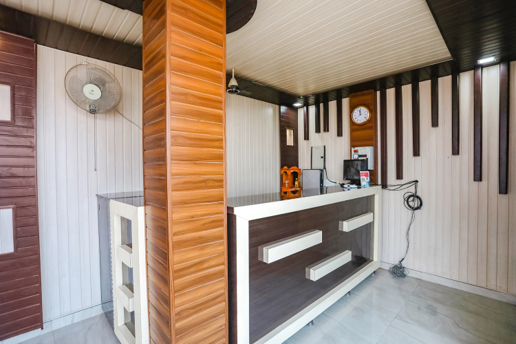 Fabhotel Jms Residency