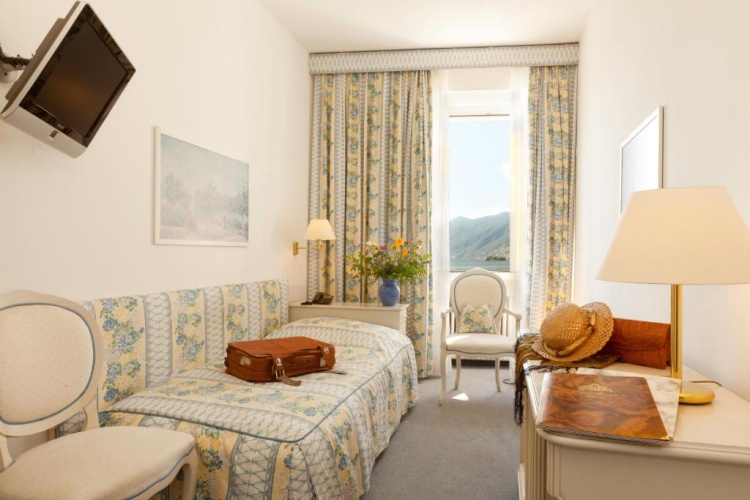 Standard Single room with lake view