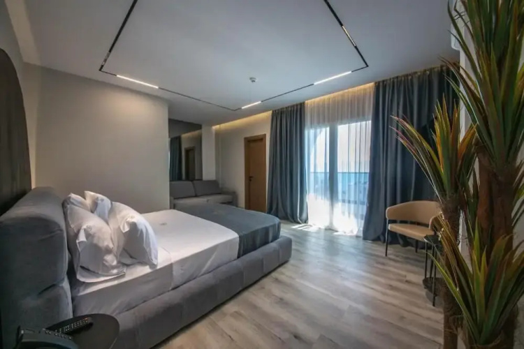 Noam Luxury Hotel