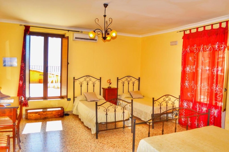 Standard Quadruple room with sea view