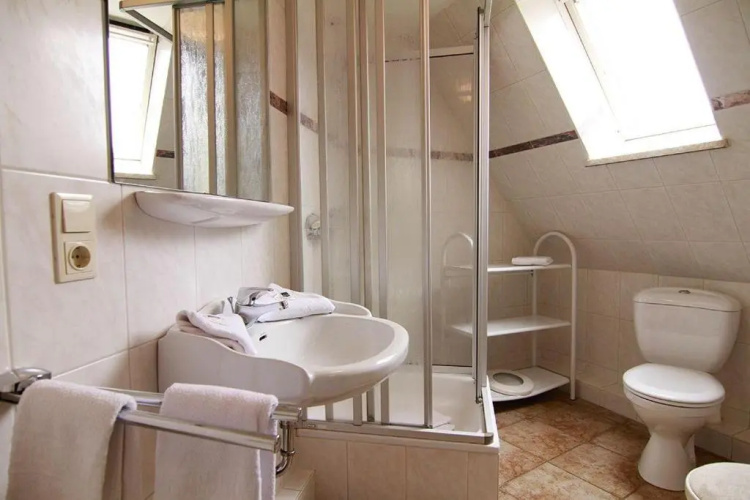 Haus-Meisennest-Wohnung-Meise