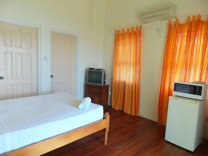 Capt. Harris Suites
