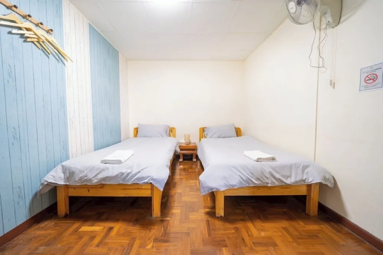 Standard Twin room with balcony