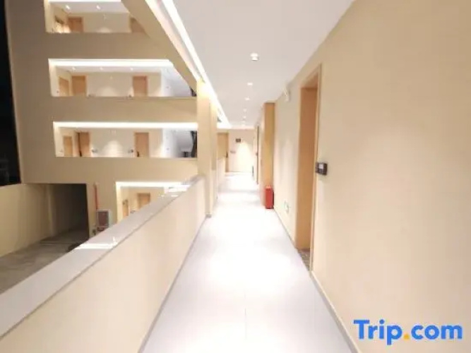 Yihe Hotel (Dai Ancient Town Branch)