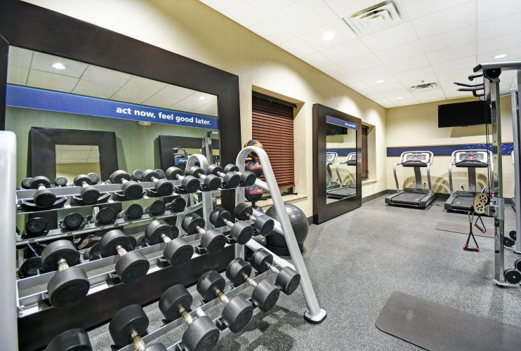 Hampton Inn & Suites Milwaukee/Franklin photo 21