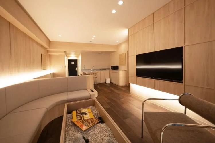 Uh Suite Namba Station