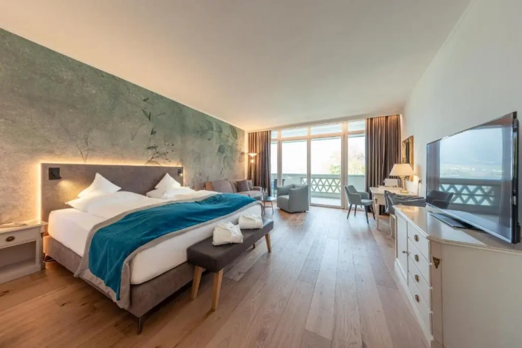 Standard Double room with lake view