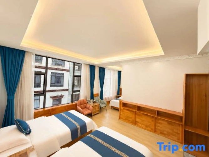 Standard Triple room