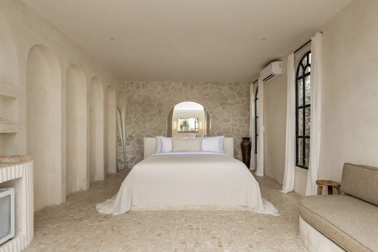 Luxe & Unique Honeymoon Bocami Suites- 2 by Azure