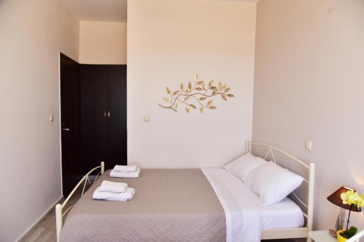 Standard Triple room with sea view