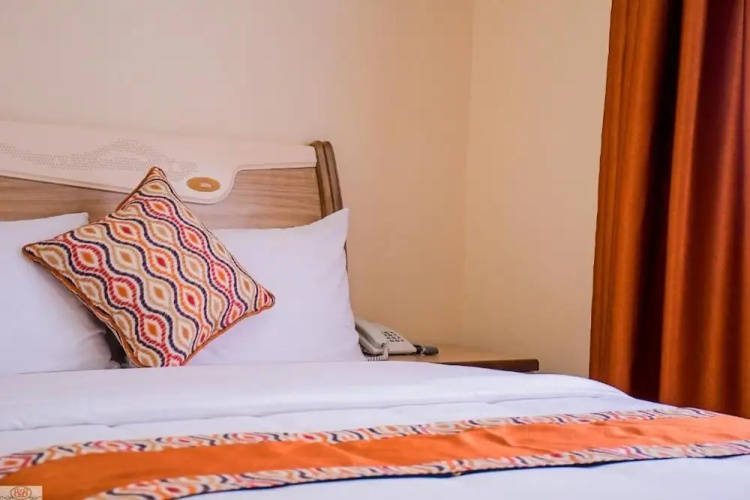 Kiandani Hotel