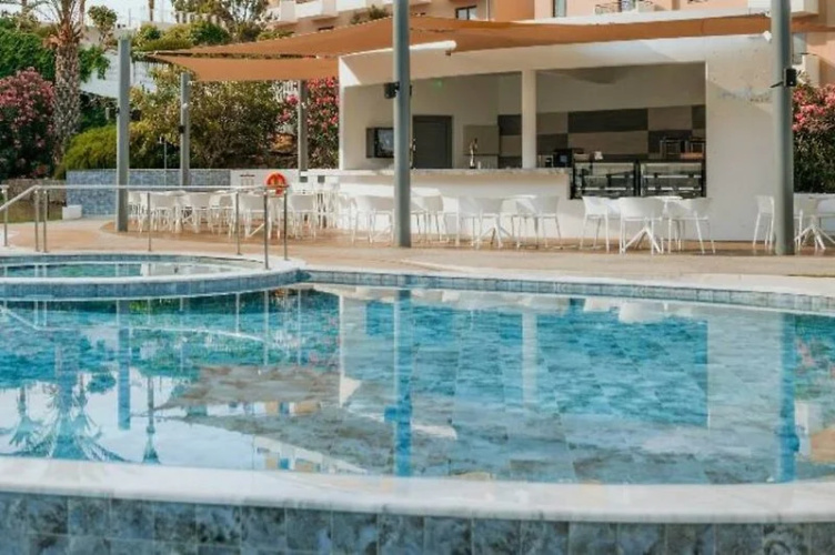 St. George Hotels