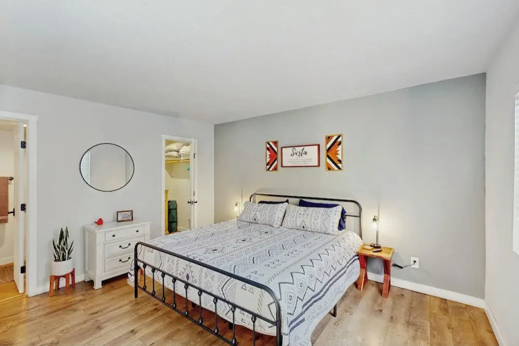 1 BR Condo in Tucson, Mountain Views