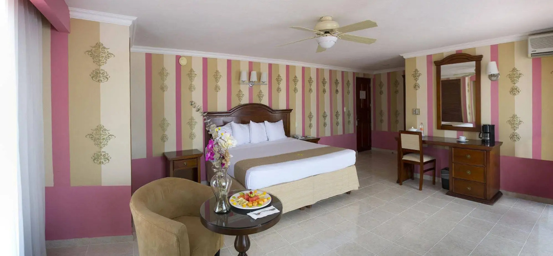 Hotel Plaza Colonial