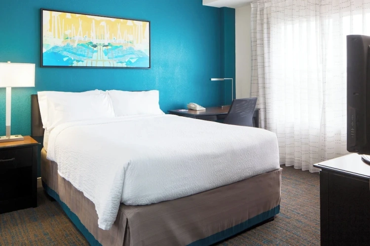 1 Bedroom Deluxe Suite