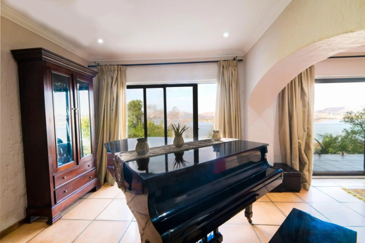 Vintage serene villa