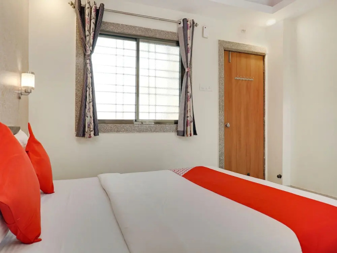 OYO 13902 Orient Bay Inn