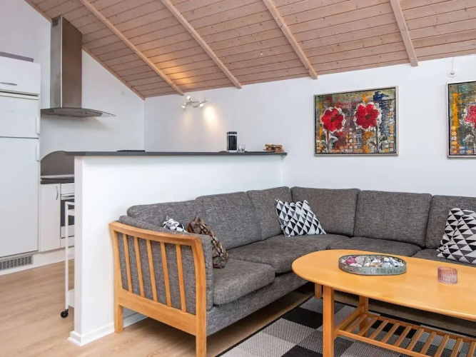 Bright Family Cottage by Kelstrup Beach