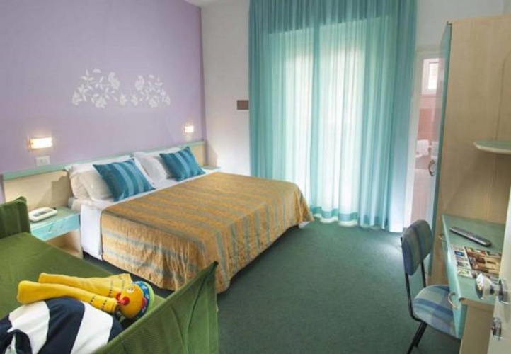 Standard Triple room with balcony