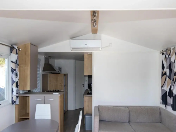 Apartment by Lake Serre-poncon With Pool