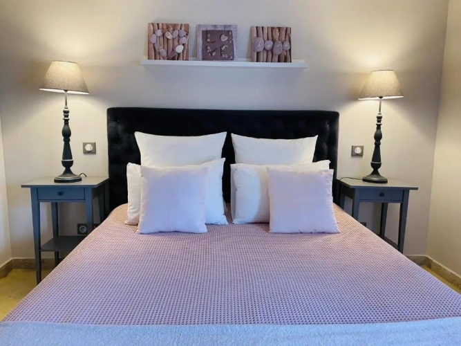 2 Bedrooms Cottage