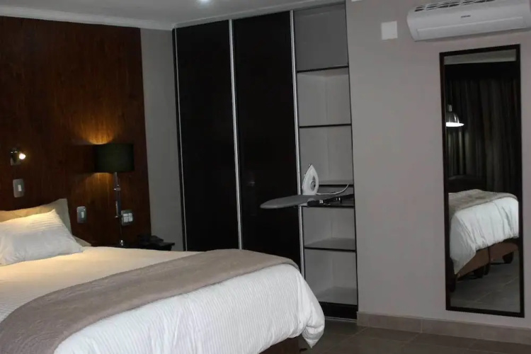 Route 511 Guest House