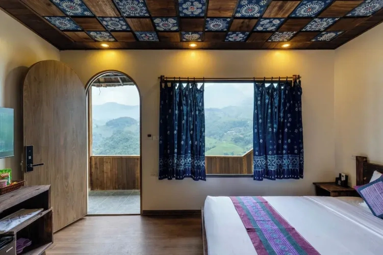 Superior Double room with balcony and with mountain view