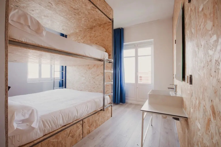 SubUp Hostel
