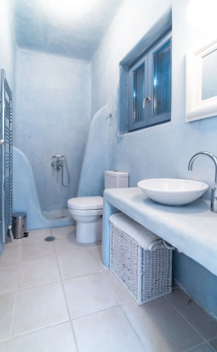 Seaside small villa by VillaRentalsgr