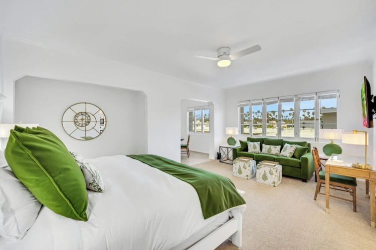 Deluxe Suite