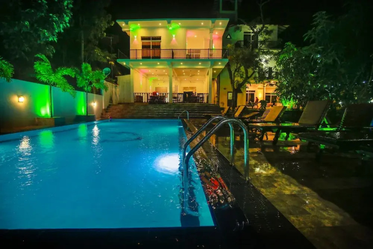 Yala River Front Hotel & Restaurant