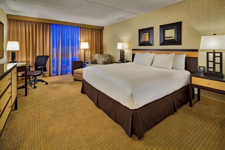 DoubleTree by Hilton Hotel Chicago - Arlington Heights photo 6