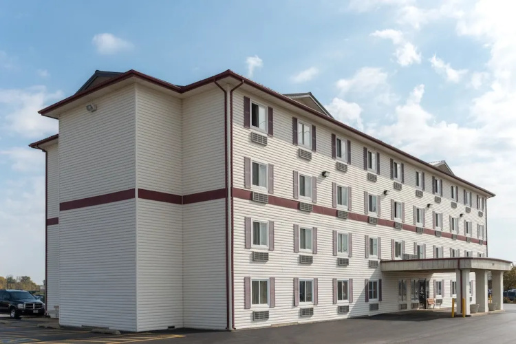 Super 8 Springfield East - Springfield, IL