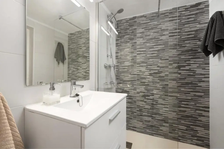 3 Bedrooms Cottage