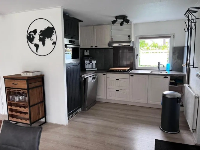 3 Bedrooms Apartment