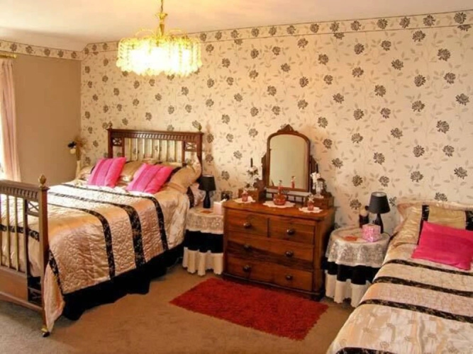 Ymwlch Bach Farmhouse