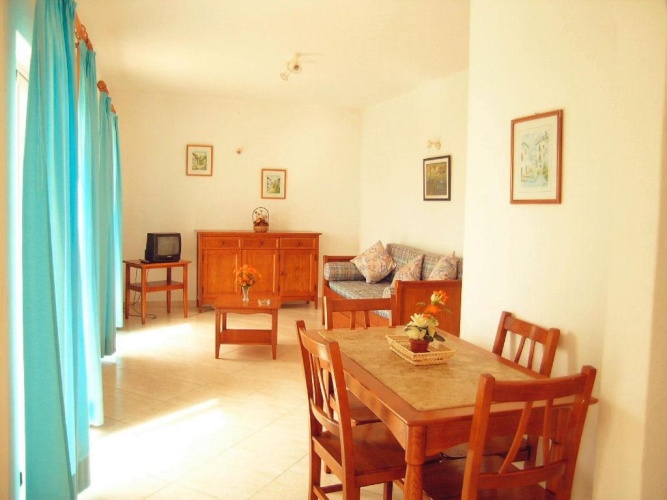 3 Bedrooms Villa