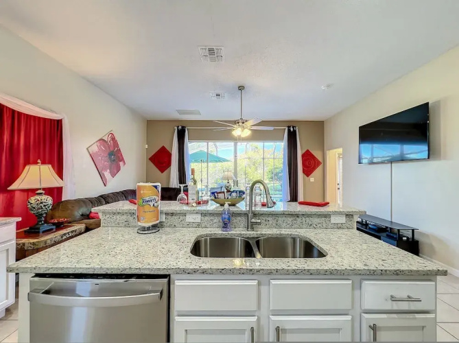 Scuttle Vacation Pool Home W Spa