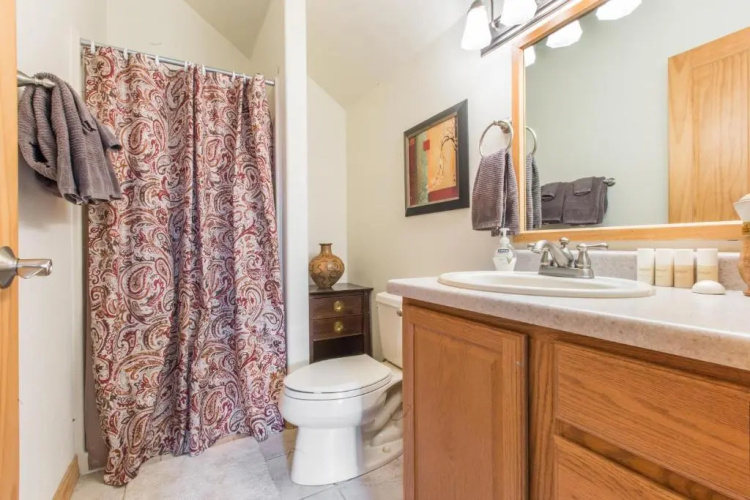 1490OAK Grandview Condo
