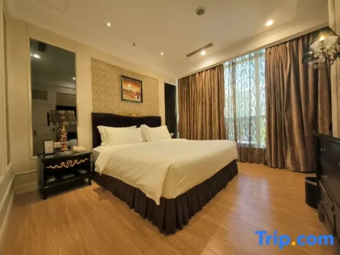 Deluxe Suite