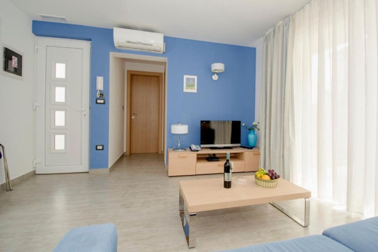 1 Bedroom Apartment with balcony and with view