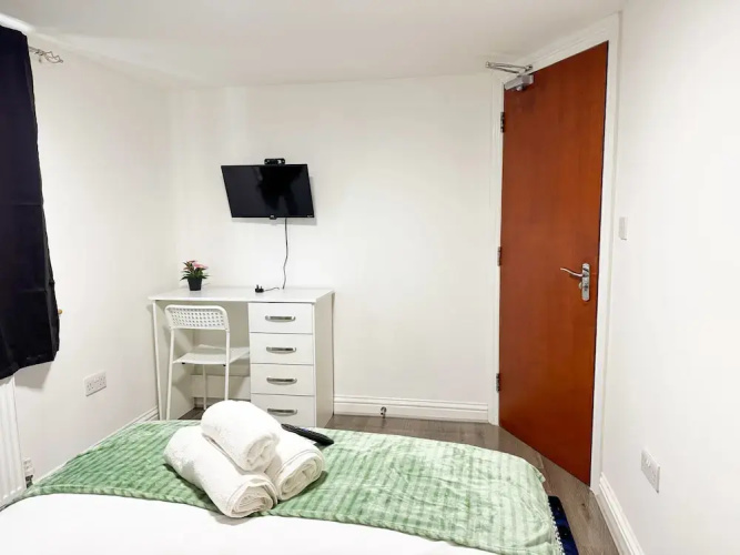 Heathrow Lodge B&B