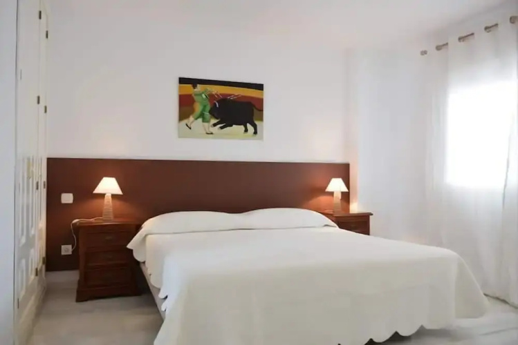 Bright 2 Bedroom First Floor F-4