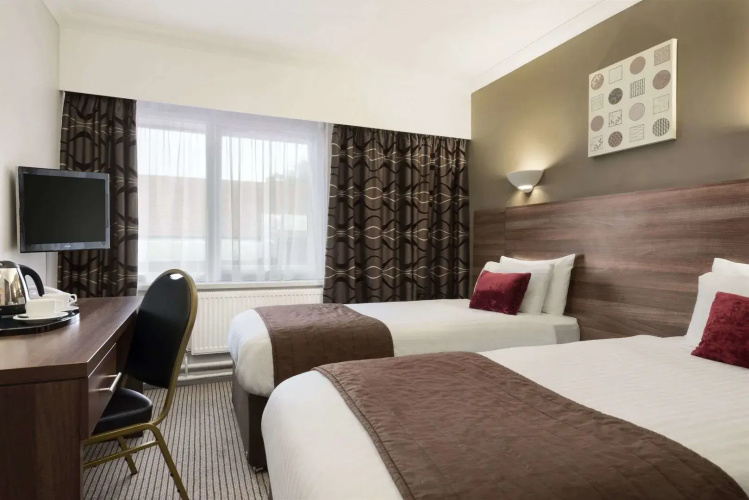 Riverside Hotel